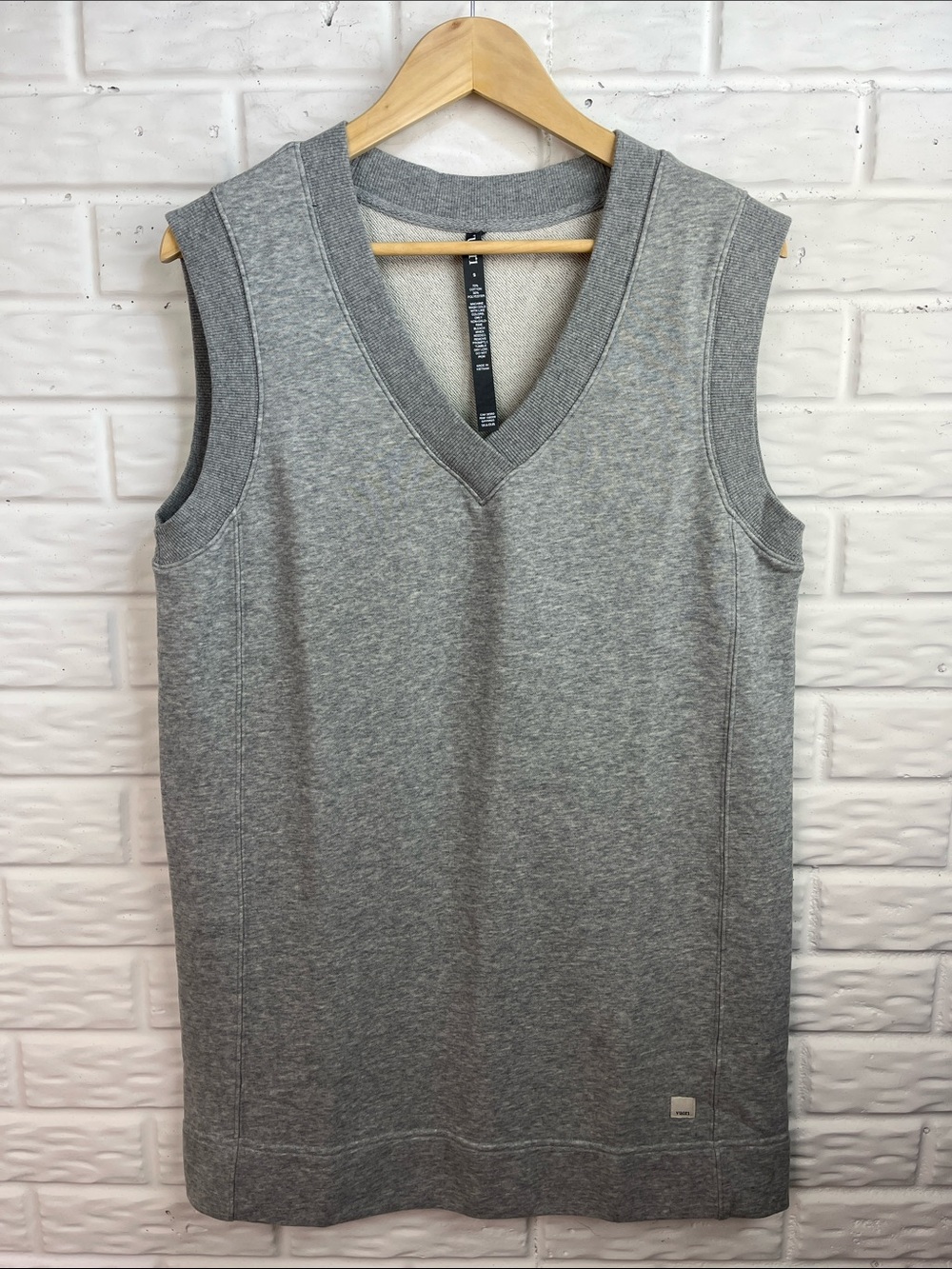 Vuori Sedona Vest Sweatshirt Dress Light Heather Grey Sleeveless Sz Sm NWOT - Picture 7 of 12